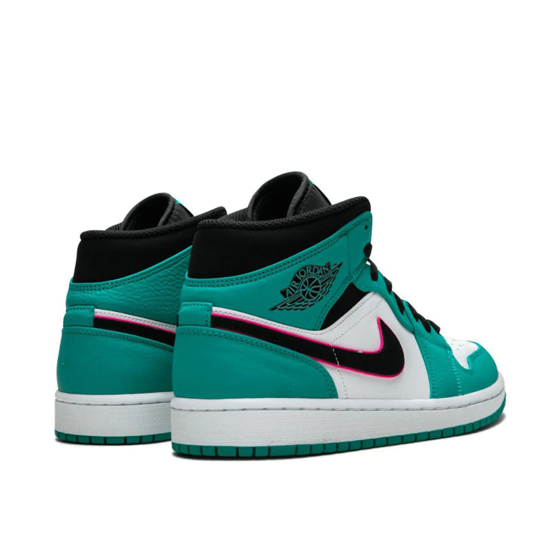Nike Air Jordan 1 Mid South Beach.